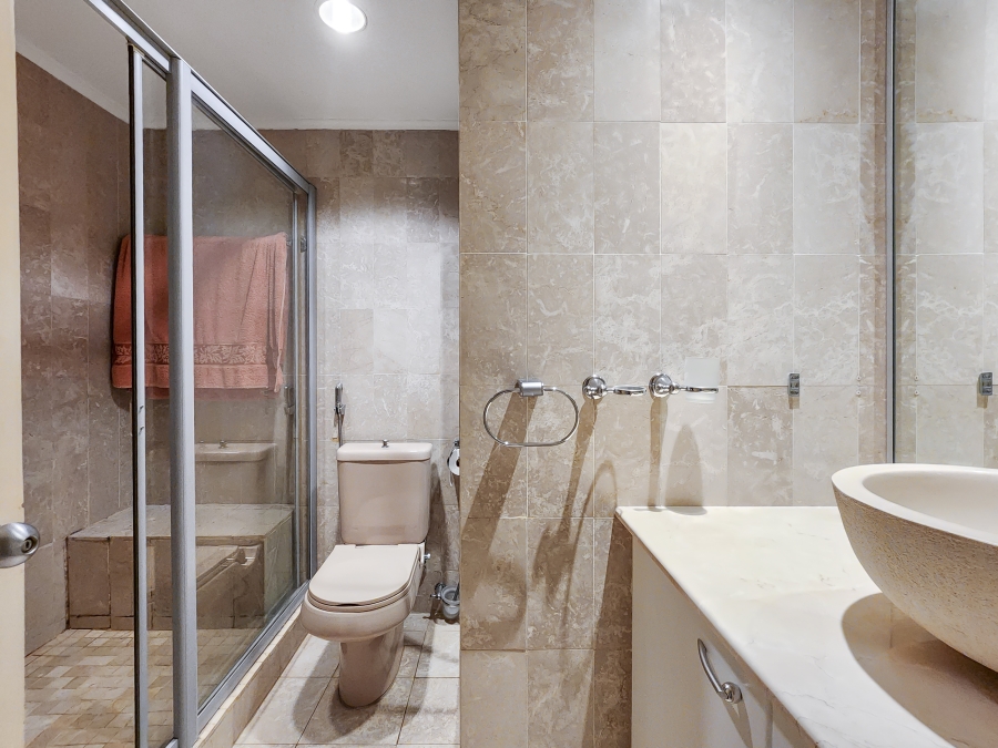 4 Bedroom Property for Sale in Sea Point Western Cape